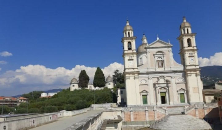 Parrocchia di Santo Stefano a Lavagna. Foto da Google Photo Panther Black