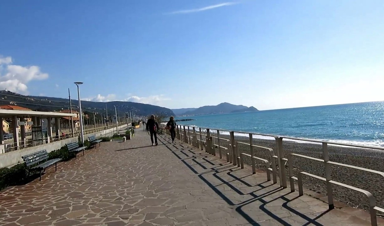 Lavagna, una diga per proteggere la passeggiata dal mare