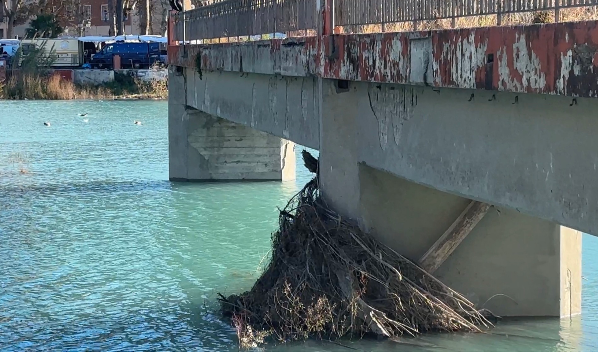 Ventimiglia, passerella Squarciafichi, Scullino: 