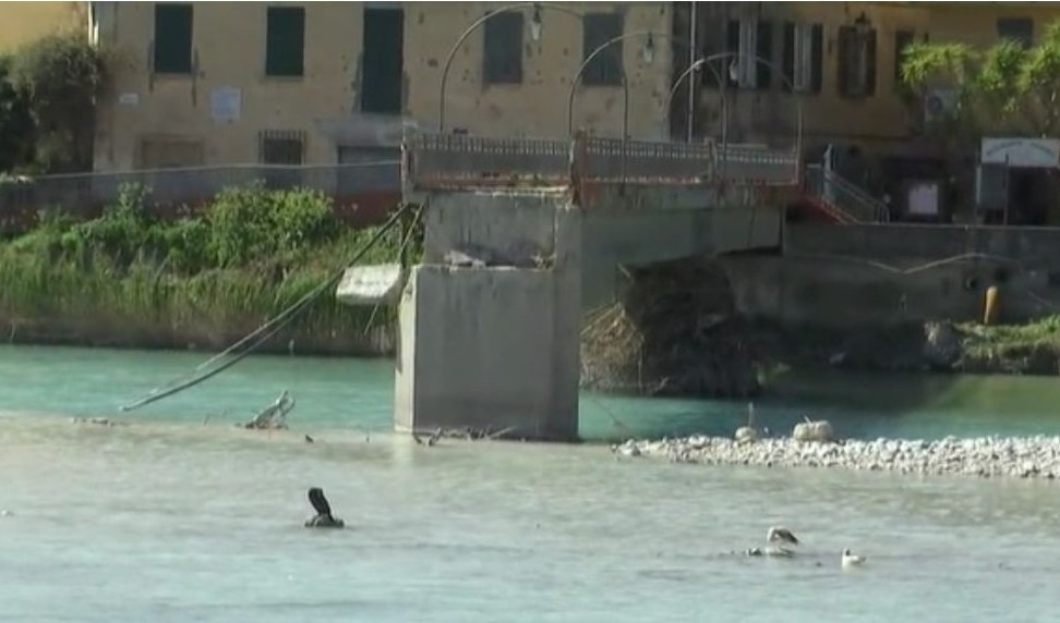 Passerella Squarciafichi a Ventimiglia, Di Muro: 