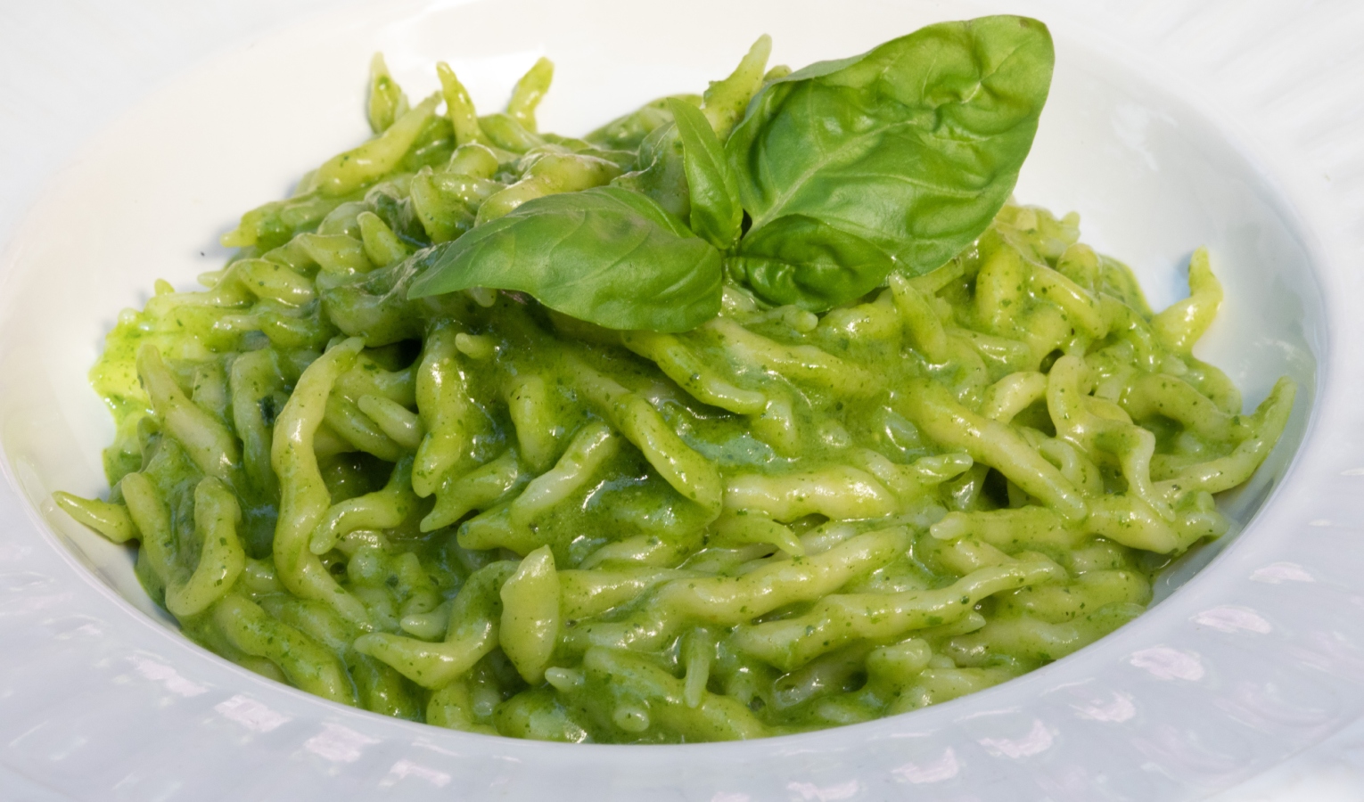 Cucina, la denuncia: il pesto è uno degli alimenti più taroccati al mondo