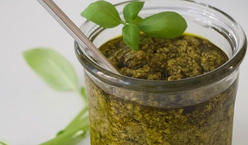 Genova, troppa voglia di pesto: ricercato riconosciuto in negozio