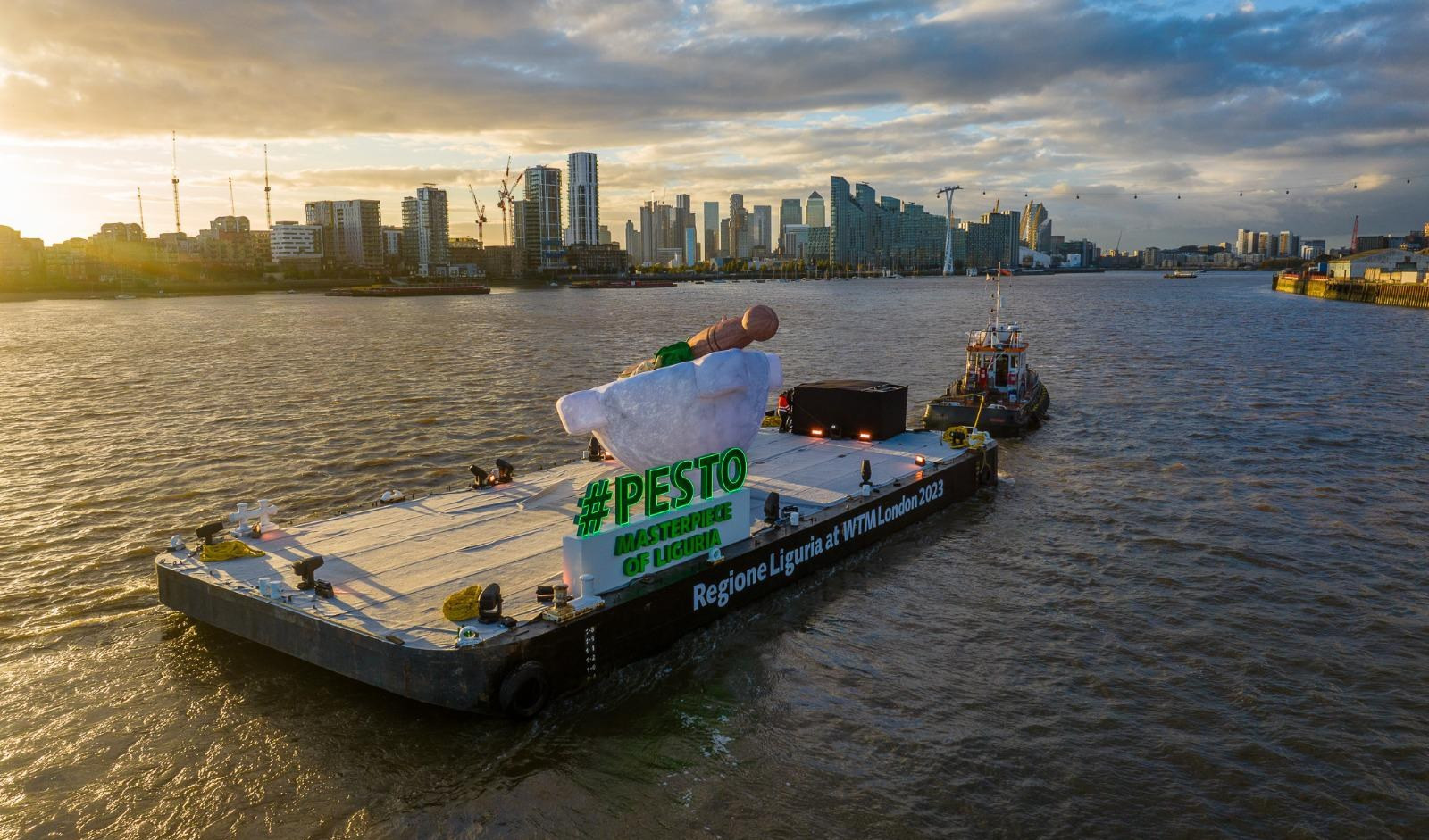 Turismo, Liguria a Londra con mortaio gigante per il pesto sul Tamigi