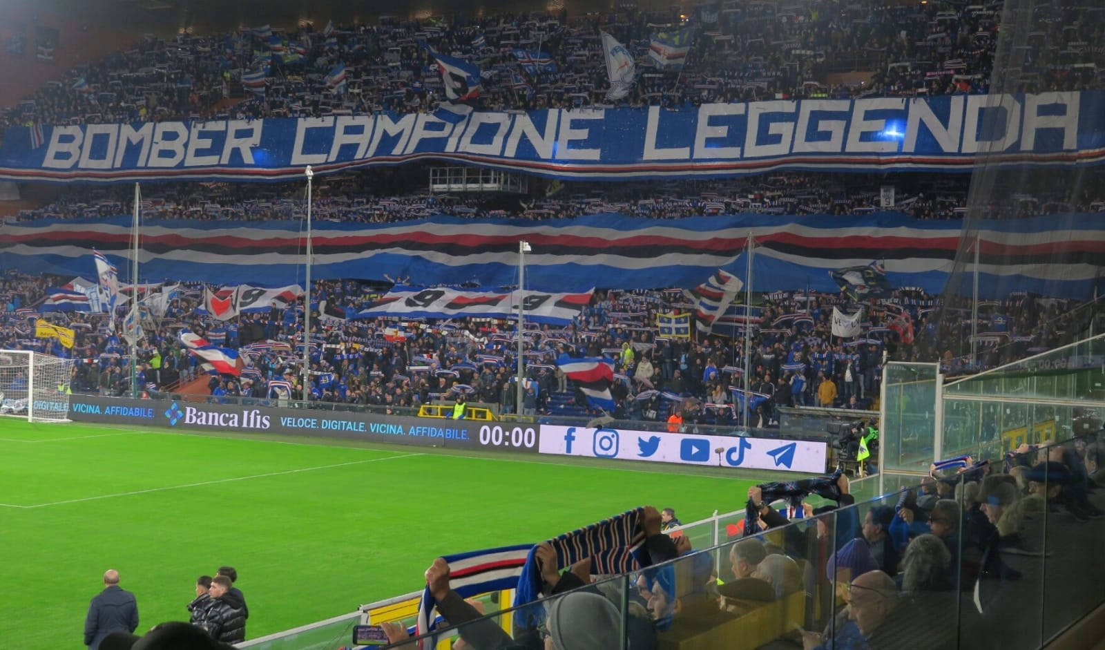 Sampdoria - Napoli 0-2 nella sera dell'addio della Sud a Vialli e Sinisa