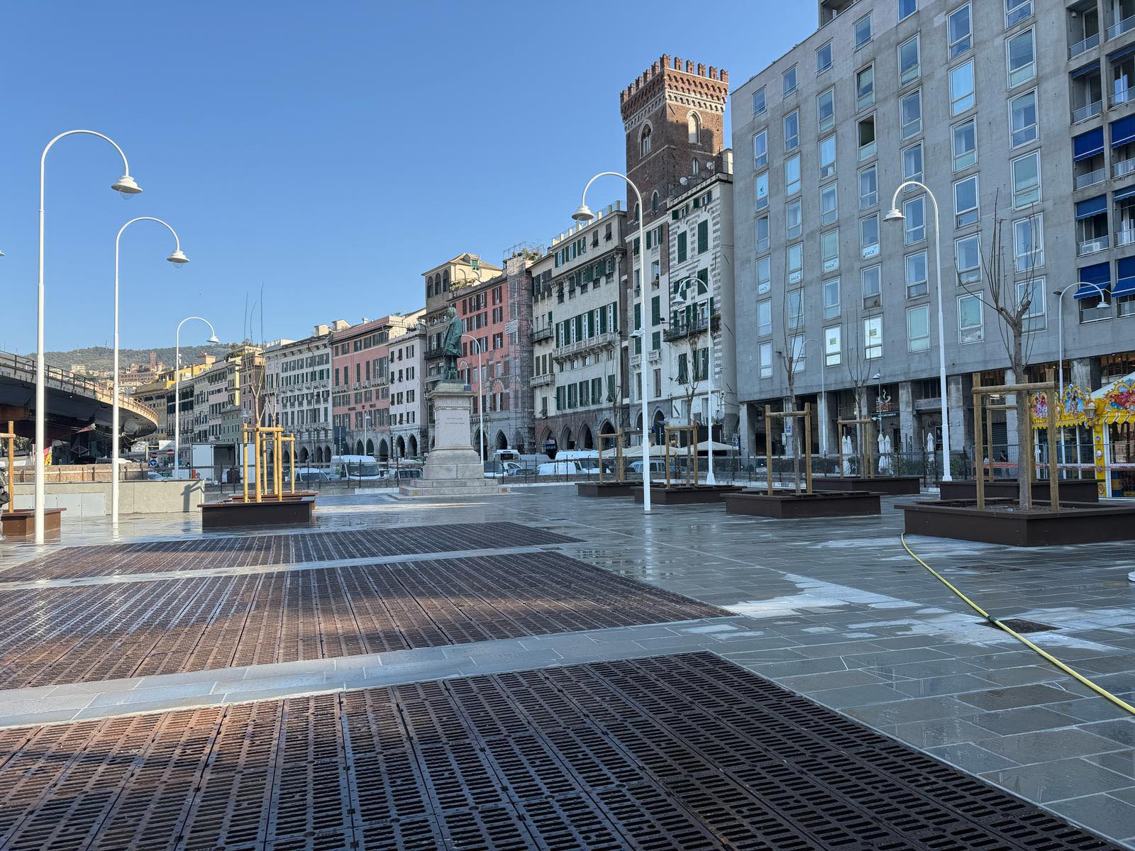 Il restyling di piazza Caricamento