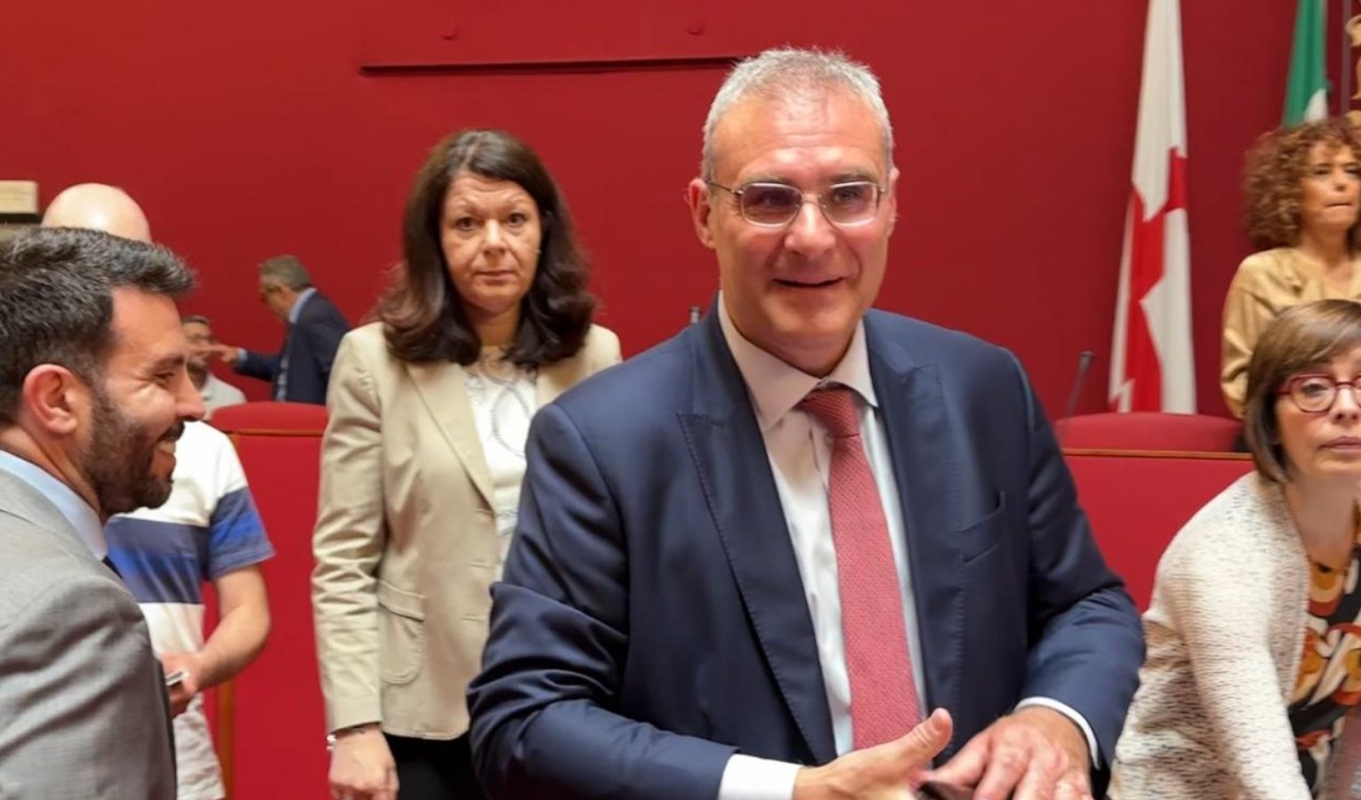 Consiglio comunale, Piciocchi vota per Villa ma Cavo e il centrodestra scelgono l’astensione 