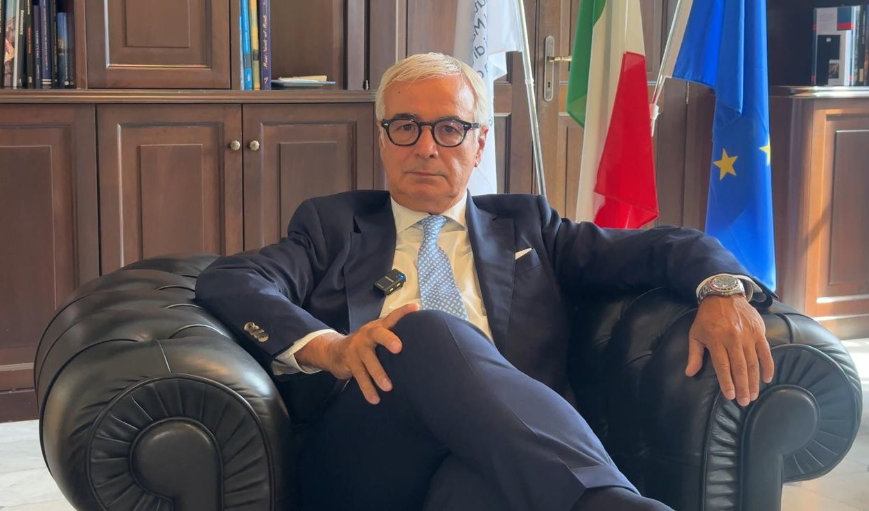 Bruno Pisano, commissario straordinario del porto della Spezia Un signore seduto su una poltrona