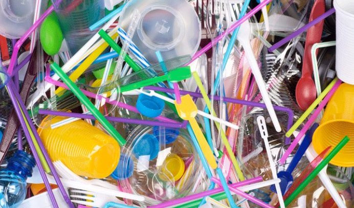 Ecologia, in Liguria premiati tre comuni plastic free: sono Bergeggi, Genova e Sanremo