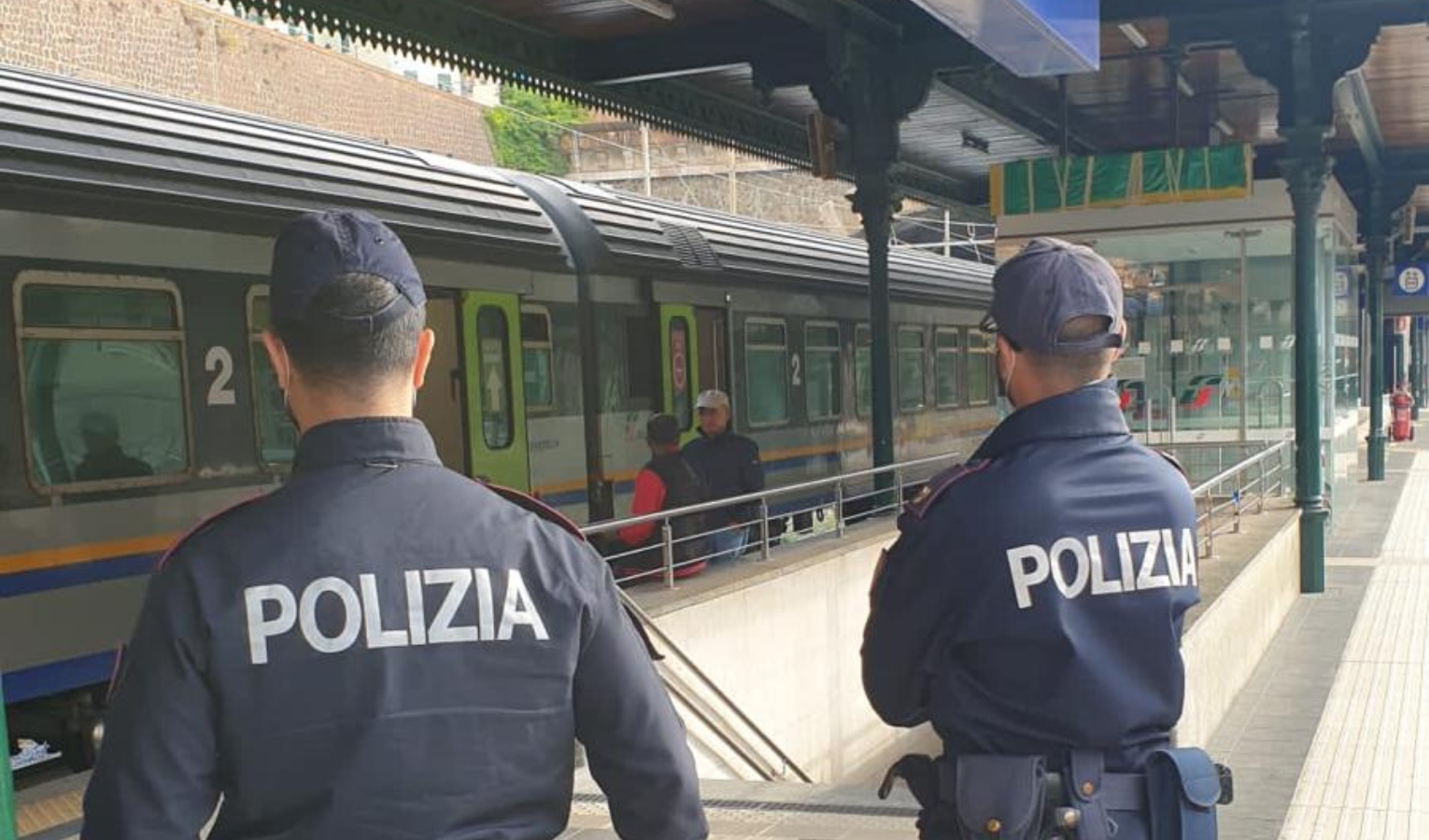 Ruba valigia sul treno, arrestato 21enne a Principe