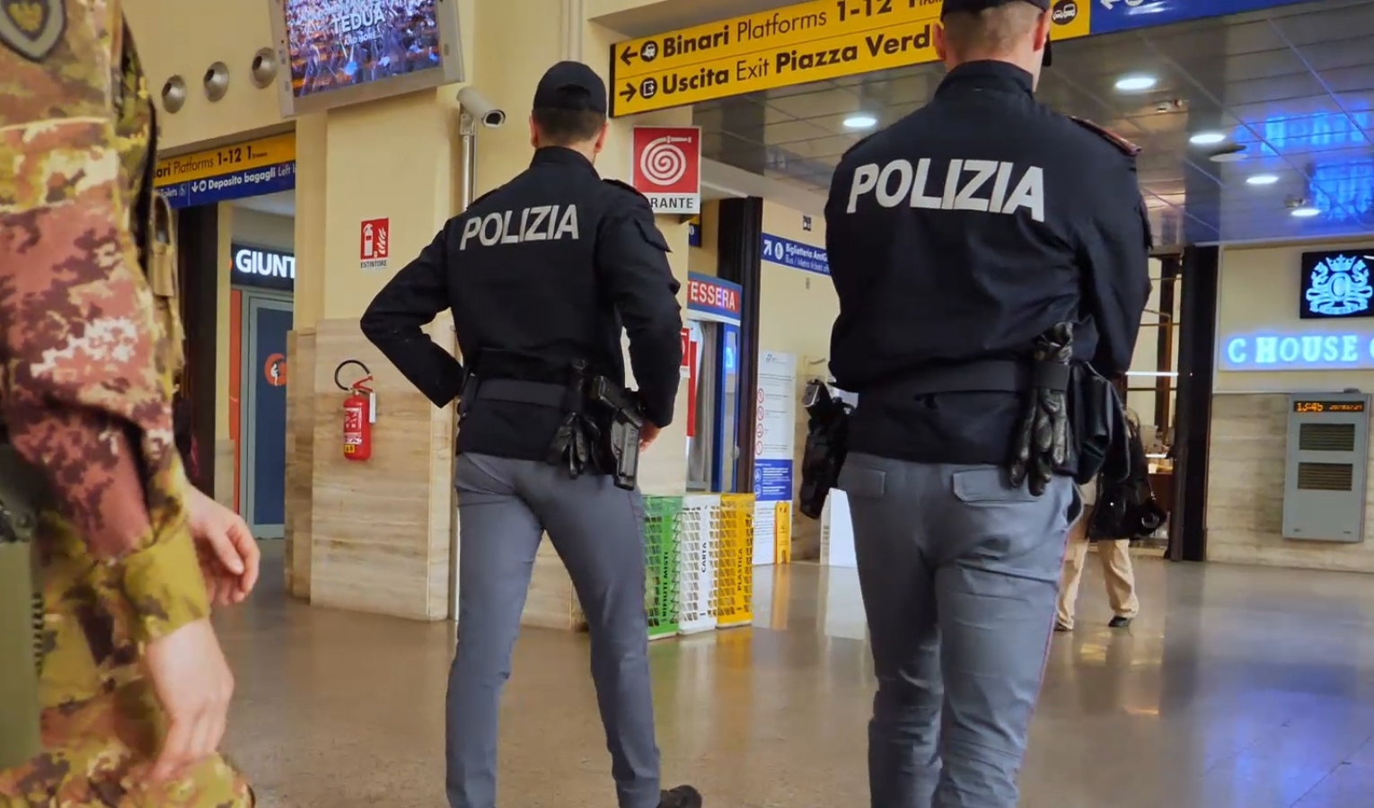 Ponte primo maggio, maxi controlli sui treni tra furti e auto danneggiate