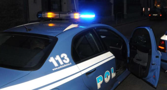 Furto in un minimarket a Pegli, la polizia arresta 21enne grazie alla segnalazione di un vicino
