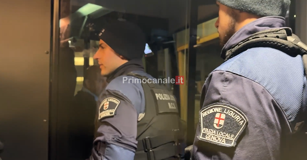 Notte in bus con la polizia locale: così parte “Sicurezza in movimento”