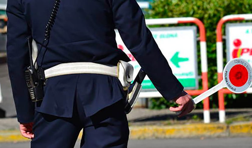 Genova, agente travolto da una moto rubata