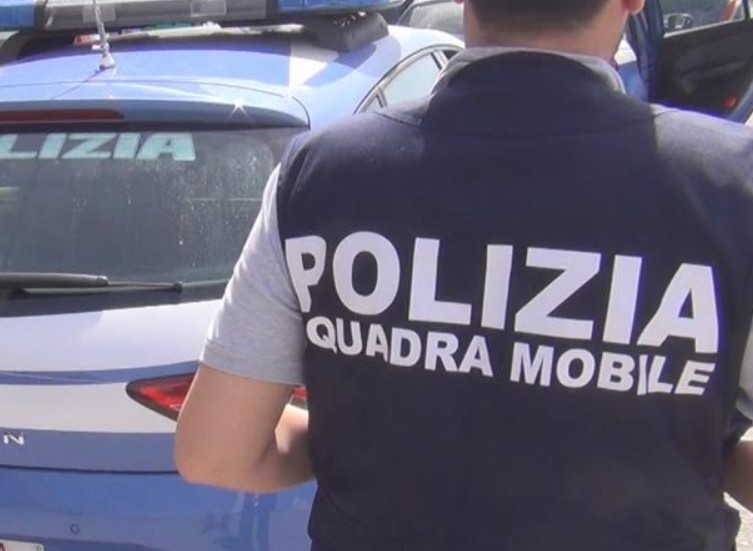 Rubano in un ristorante, due ladri rintracciati e denunciati