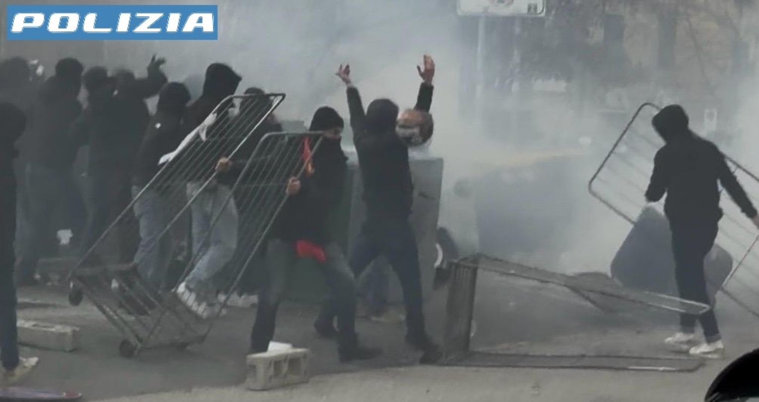 Scontri prima di Genoa - Inter, arrestati cinque ultras rossoblù