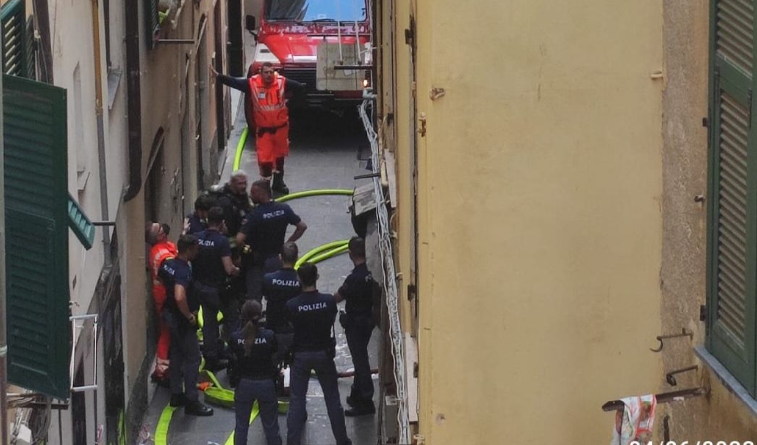 Genova, incendio nei vicoli: evacuato un edificio