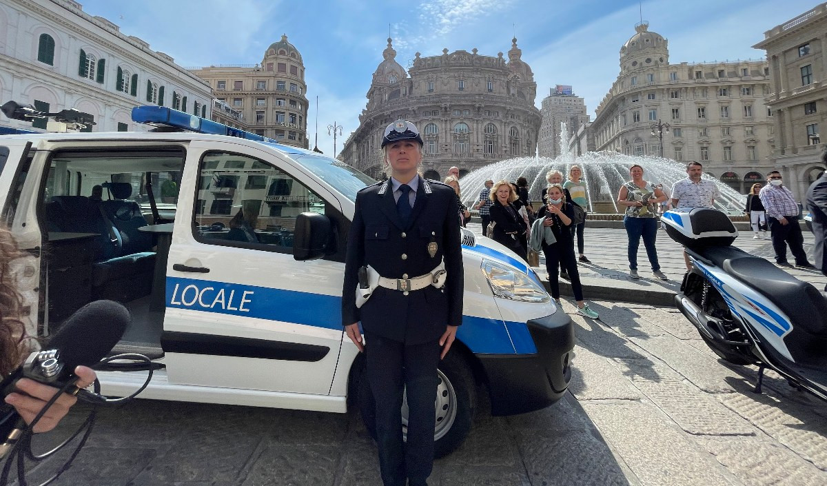 Genova, a De Ferrari si festeggiano le polizie locali liguri
