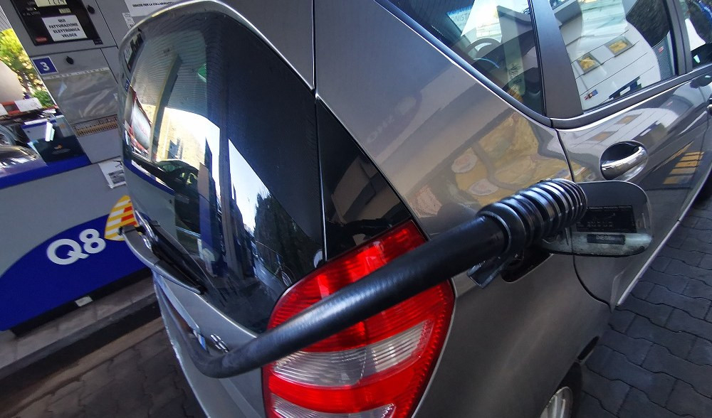 Decreto trasparenza prezzi carburante, sciopero dei benzinai il 25 e 26 gennaio
