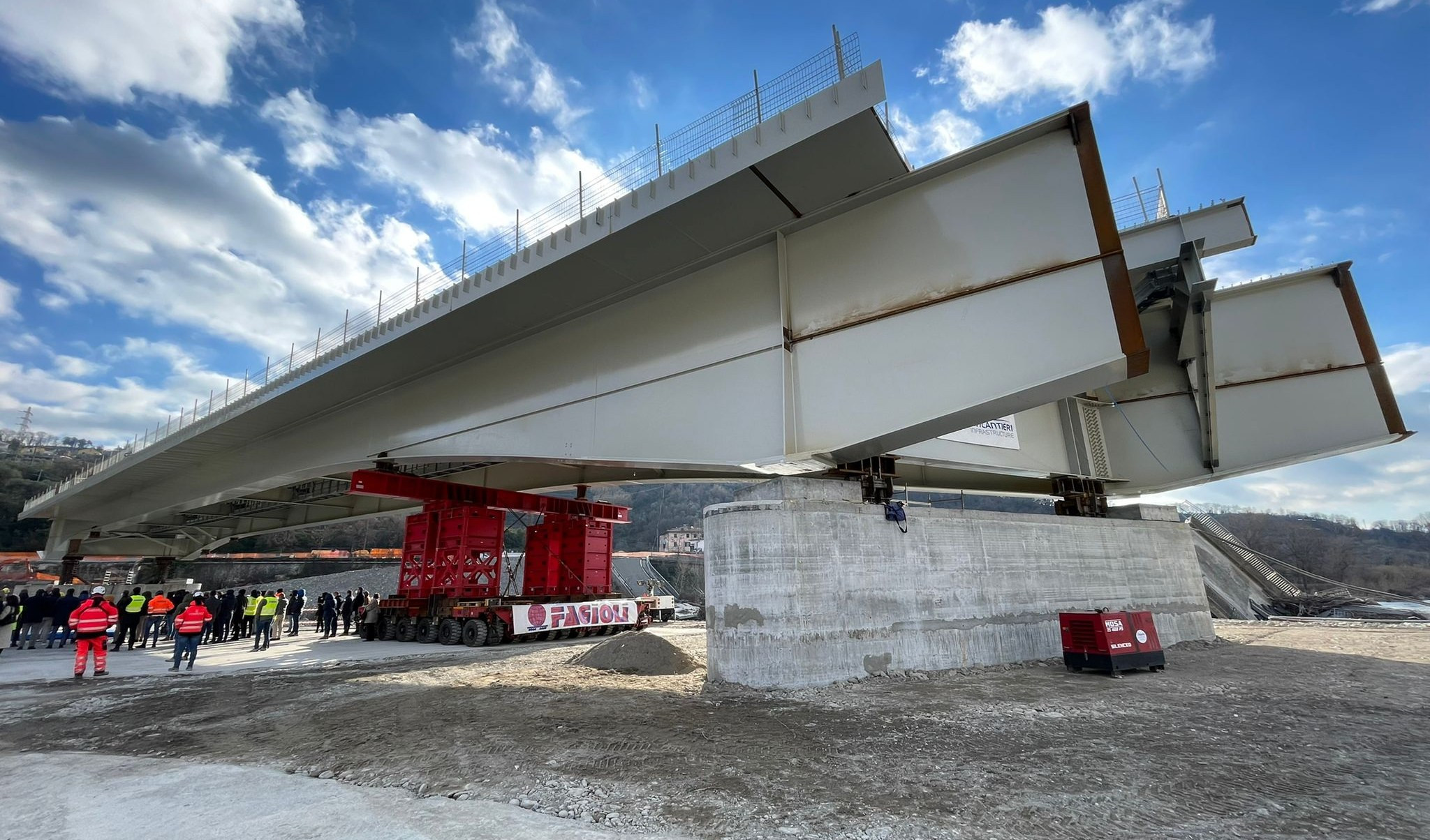 Ponte Albiano, varata la campata centrale