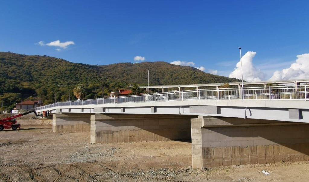 Inaugurato il nuovo Ponte Europa ad Andora: oltre 1,1 milioni da Regione Liguria