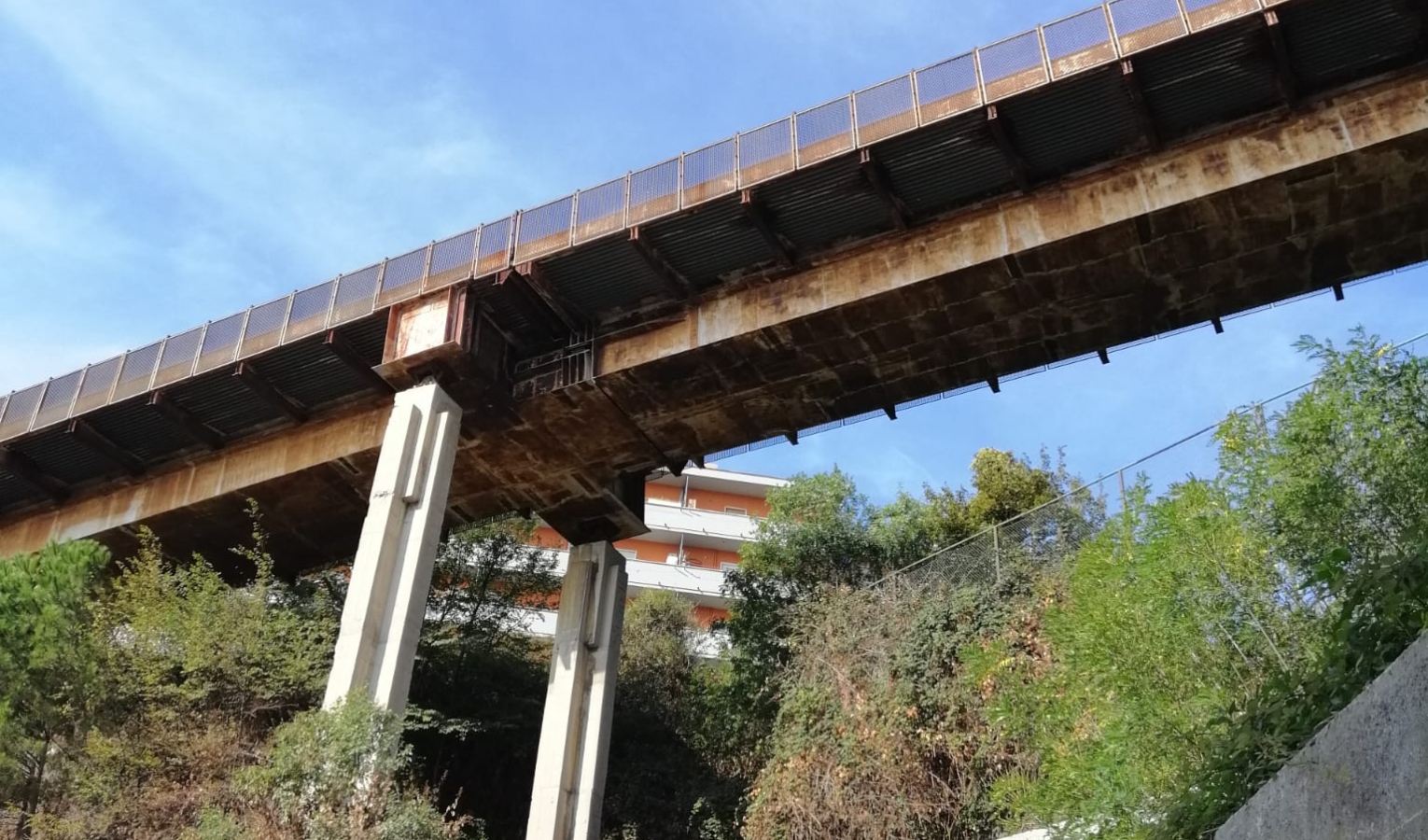 Allarme ponti a Genova, tra quelli a rischio chiusura c'è anche il ponte blu del Cep