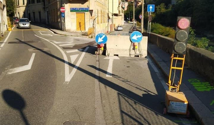 Pontedecimo, via al semaforo delle code sul torrente Verde