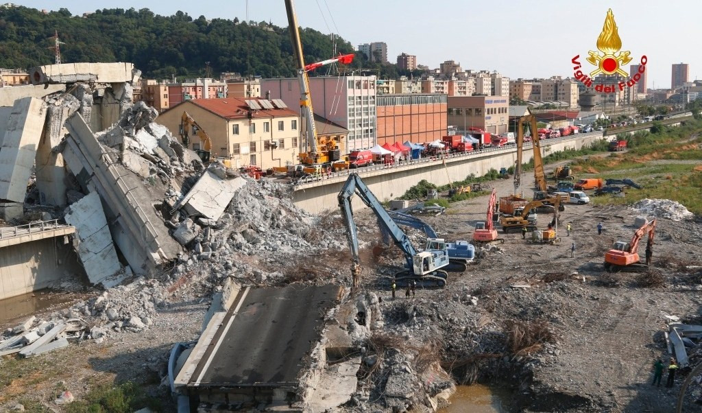 Giovedì familiari vittime Morandi in presidio davanti alla Prefettura di Genova