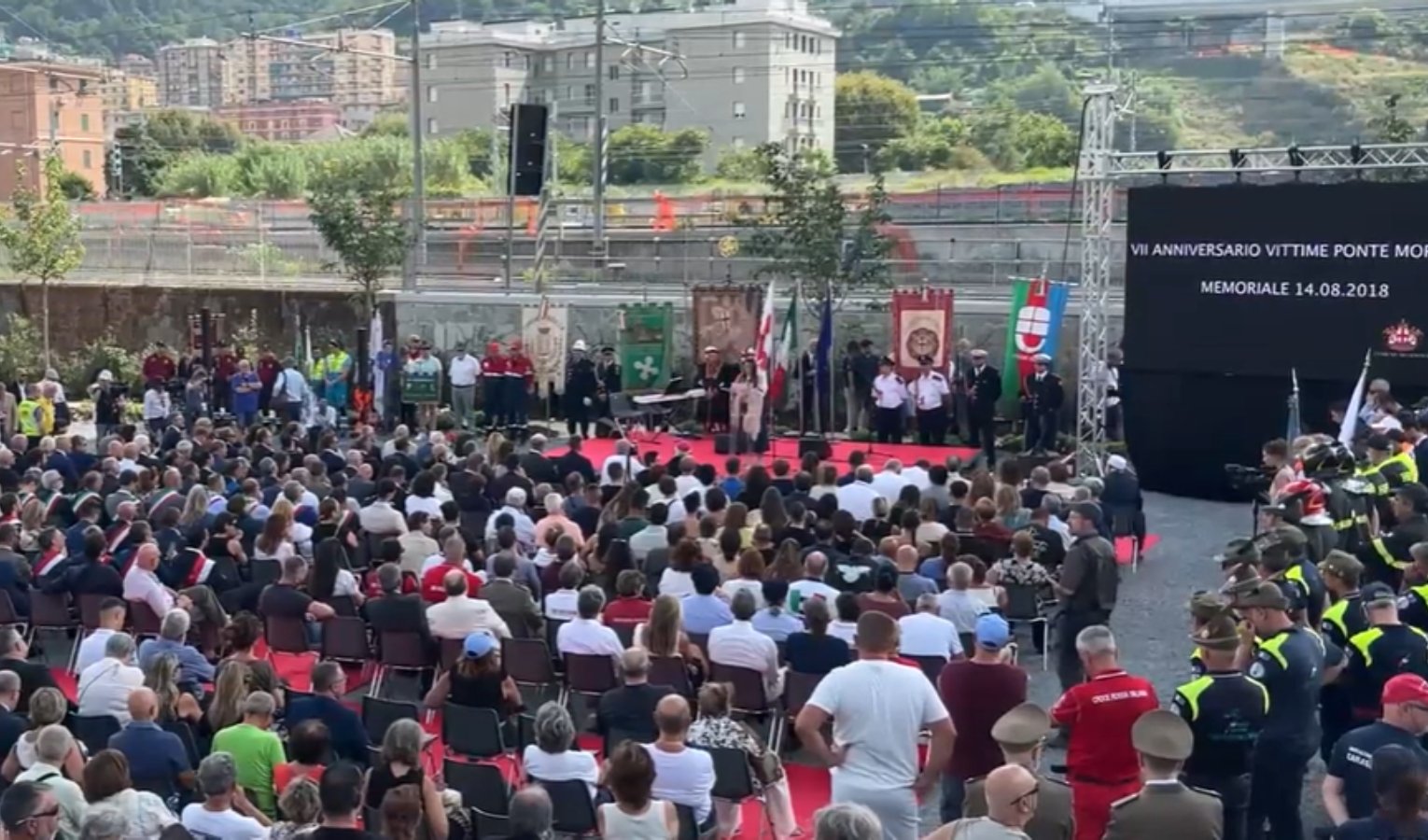 Sette anni dal crollo del Morandi, Genova ricorda le 43 vittime - lo speciale