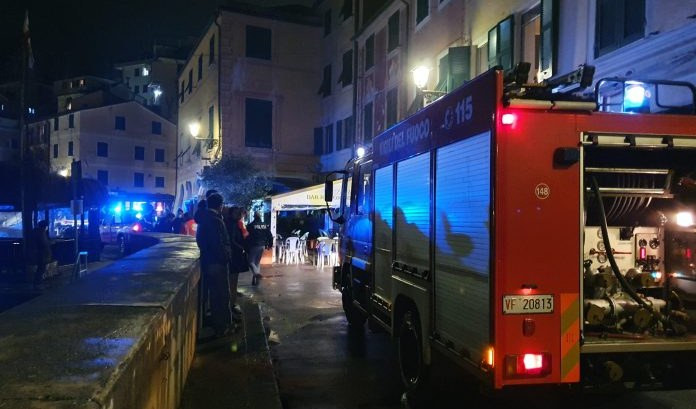 Genova, fiamme nel ristorante Da Pino al porticciolo di Nervi