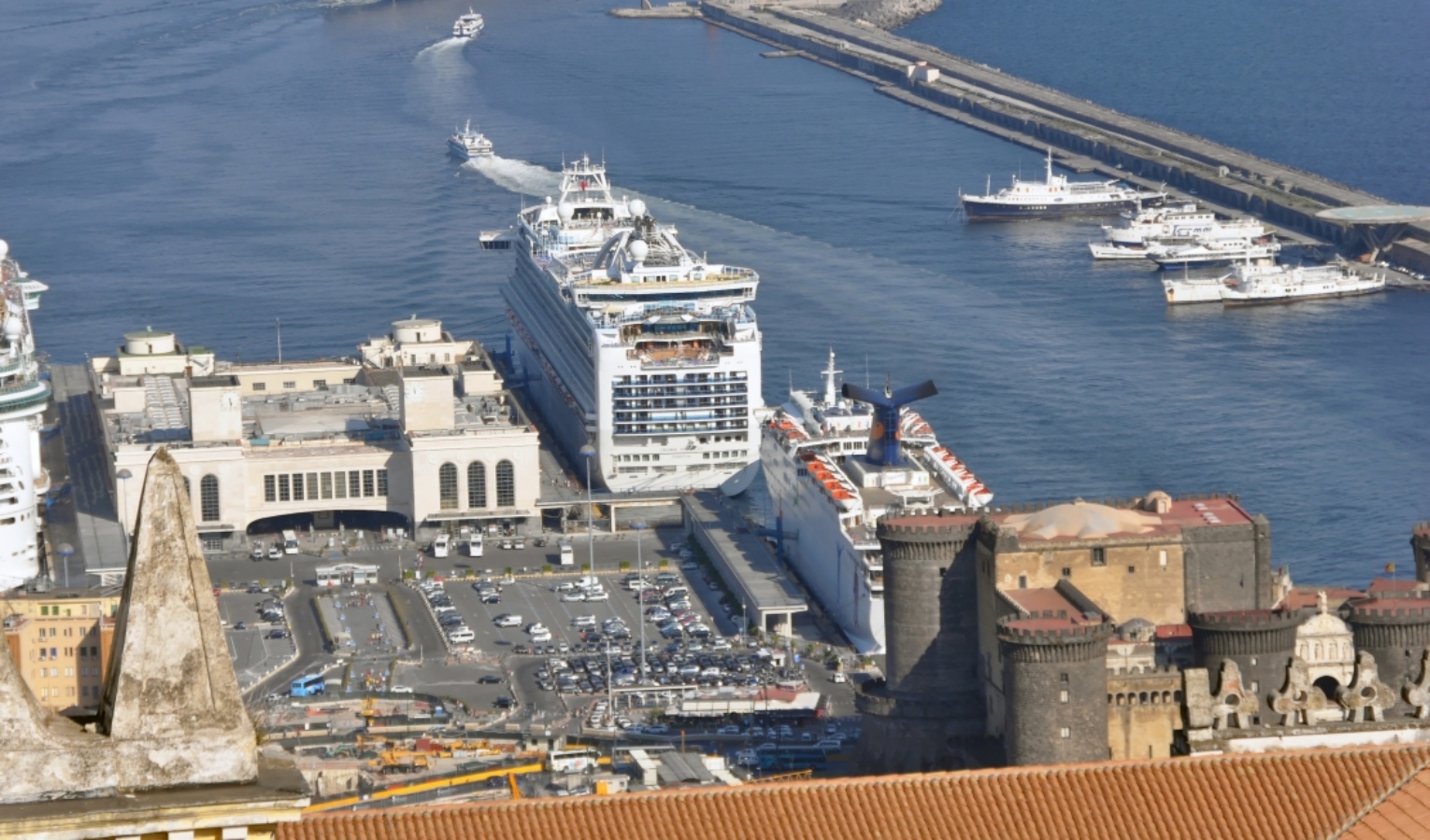 Migranti, la nave Aita Mari richiede porto diverso: andrà a Napoli