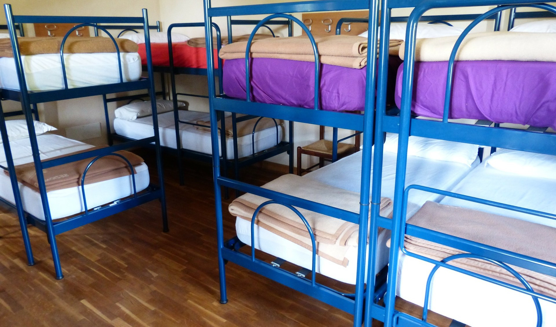 La prefettura di Genova cerca 250 posti letto nei centri di accoglienza: 