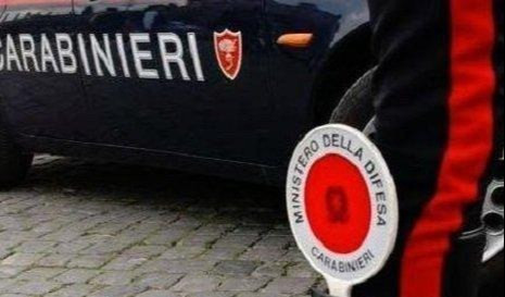 Imperia: accoltella due giovani in pieno centro e fugge, caccia all'aggressore