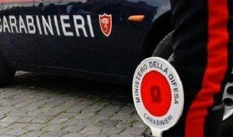 Genova, ubriaco minaccia proprietario del bar e carabiniere fuori servizio