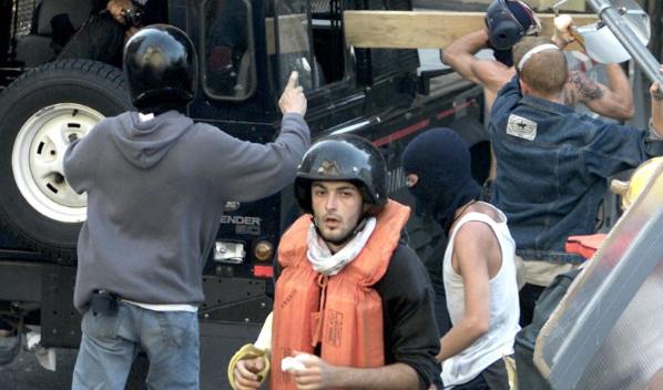 Al G8 attaccò Jeep in piazza Alimonda, no-global torna nei guai per insulto razzista