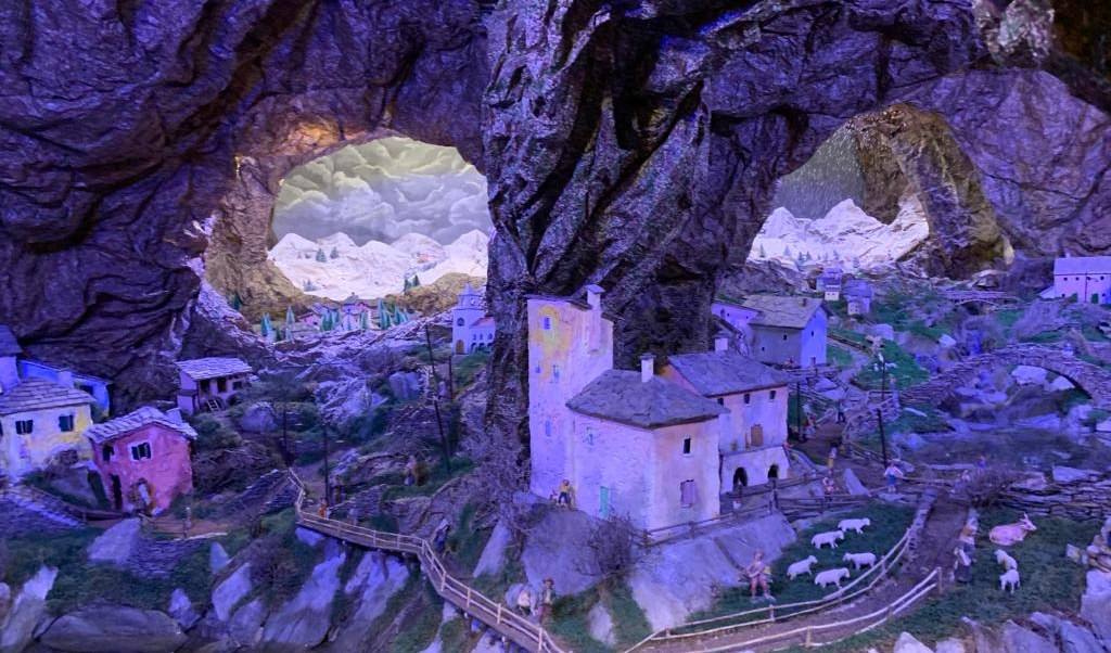 Natale, il presepe meccanizzato di Crevari con pioggia, neve e tradizione