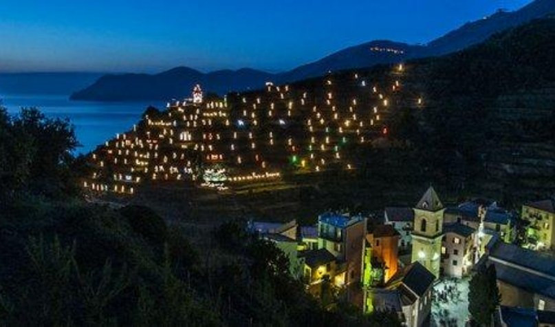 Dal presepe di Manarola ai mercatini di Natale: ecco cosa fare il giorno dell'Immacolata
