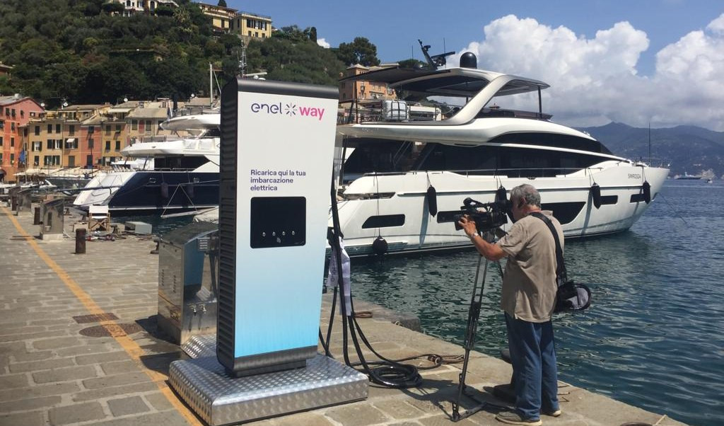 A Portofino la prima colonnina elettrica per la ricarica delle barche