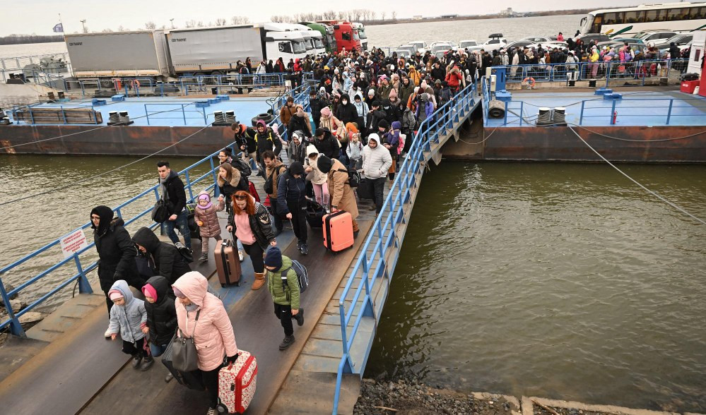 Ucraina, Toti firma primo decreto per accoglienza profughi