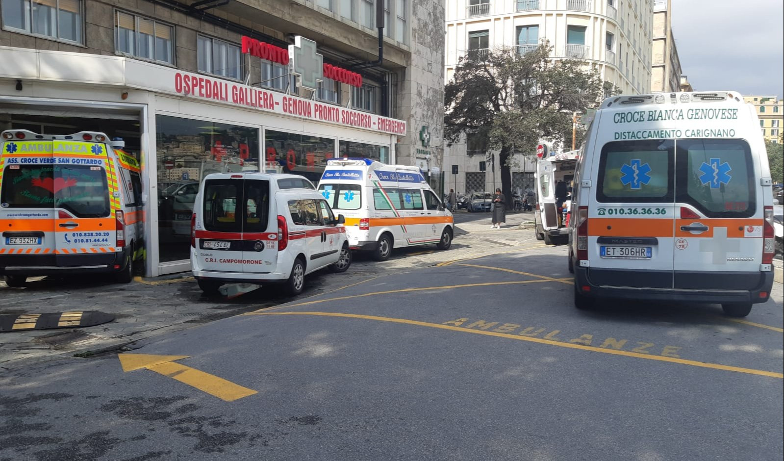 Genova, ambulanze in coda al pronto soccorso: 