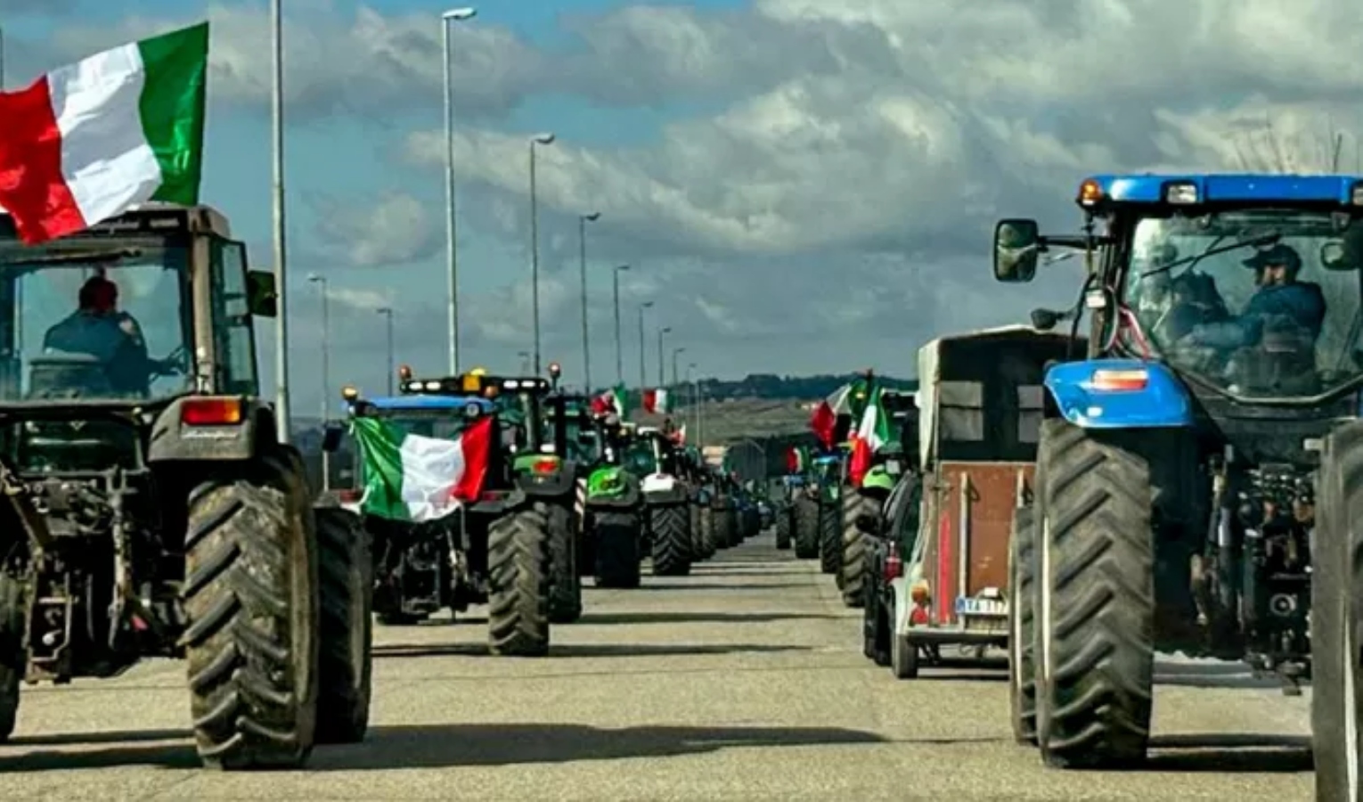 La protesta degli agricoltori al Programma Politico 