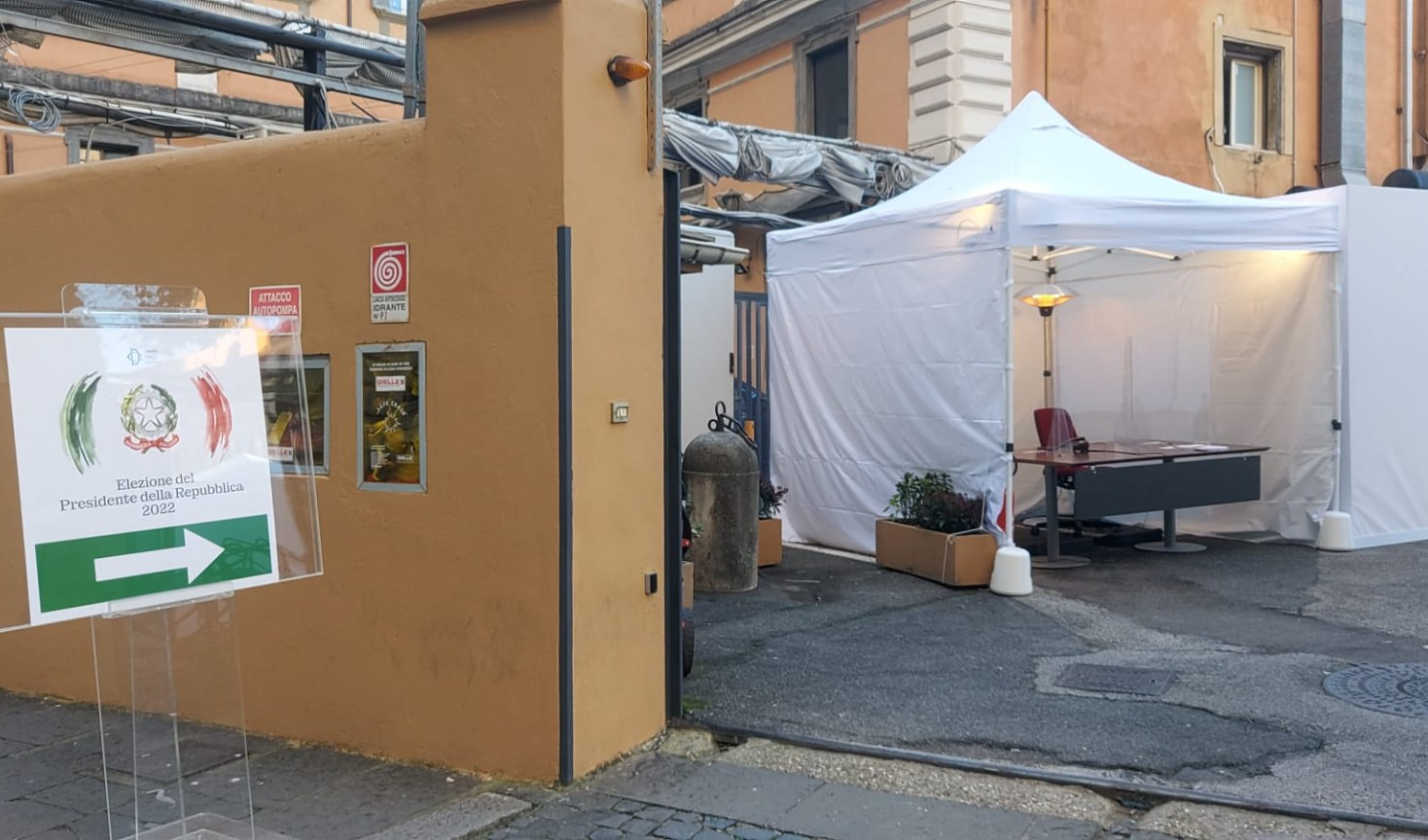 Quirinale, ecco il seggio per i positivi al Covid nel parcheggio della Camera