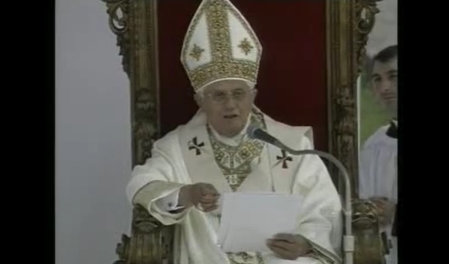 Addio a papa Ratzinger, il pontefice della rinuncia: nel 2008 il suo viaggio a Savona e Genova