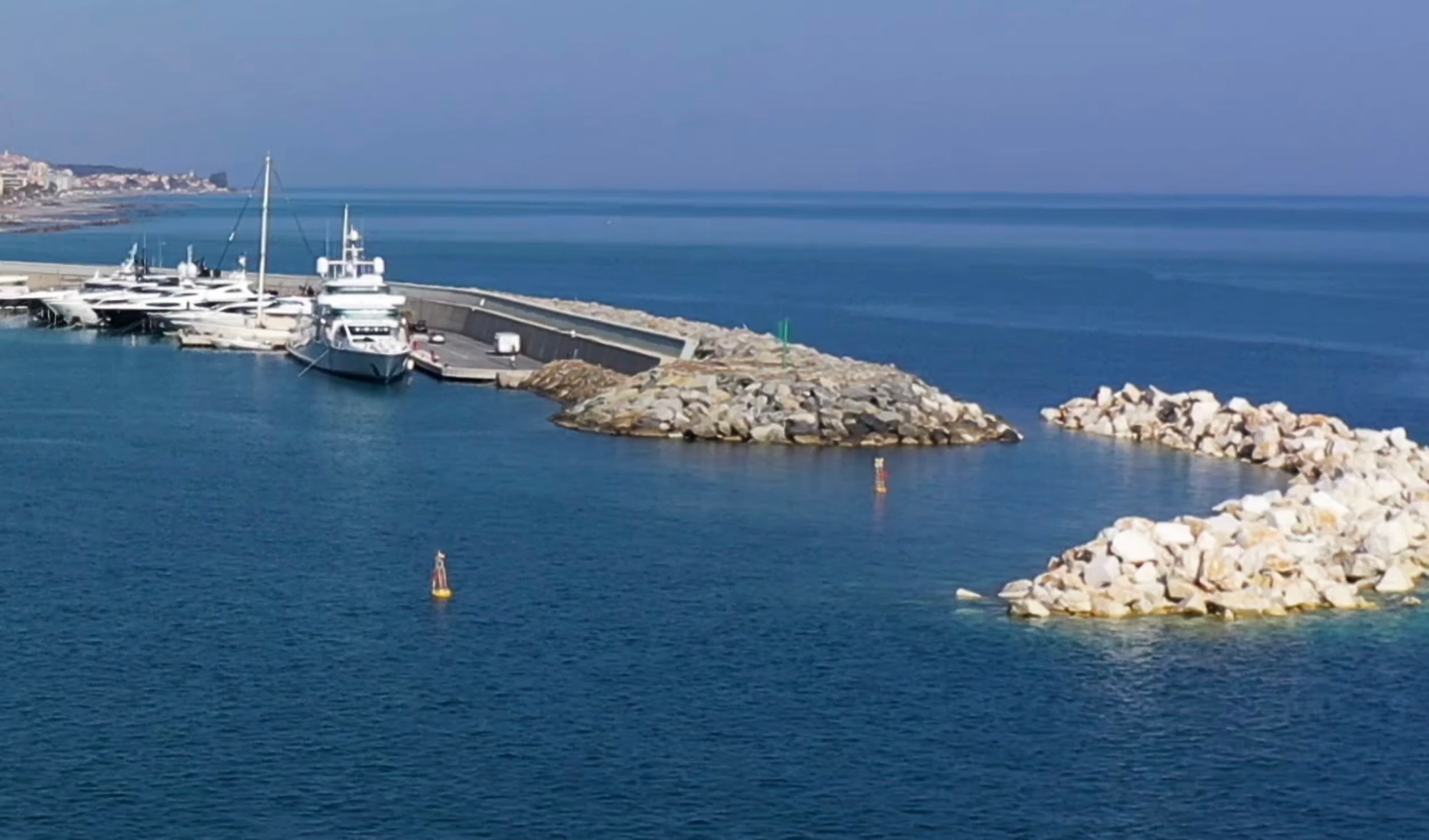 Ventimiglia: terminata la scogliera a difesa del litorale