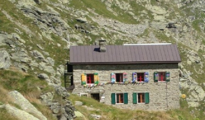 Oltre il limite della notte: nuovi progetti per rifugi e bivacchi sulle Alpi