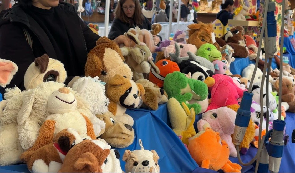 Rigiocattolo in piazza Matteotti: grazie ai giochi venduti, 4mila bimbi ricevono un pasto in Africa