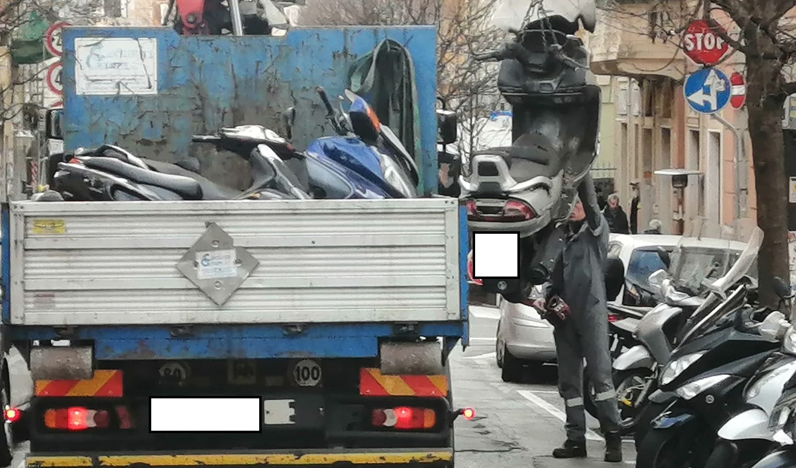 Genova, dal 2023 rimossi oltre 100 veicoli abbandonati