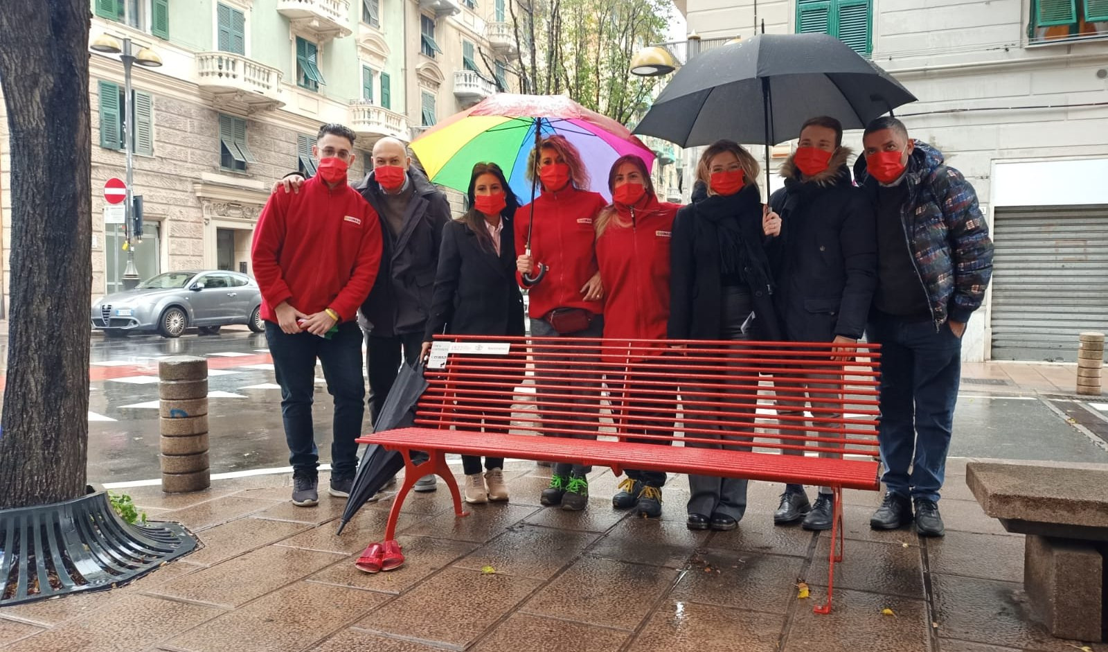 Giornata internazionale contro la violenza sulle donne, a Genova ecco quattro nuove panchine rosse