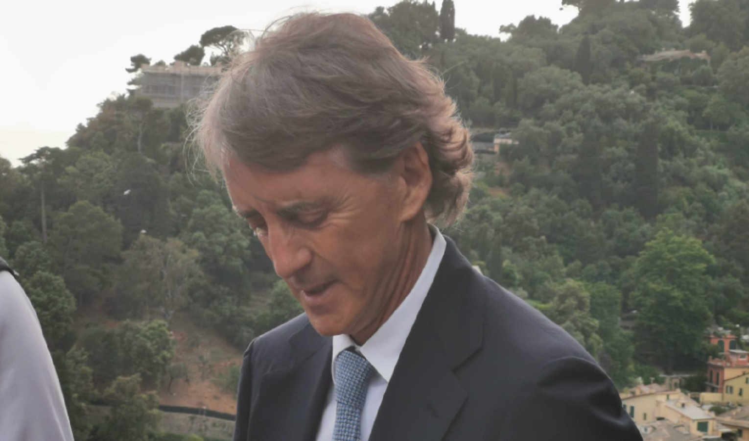 Un bell'uomo elegante