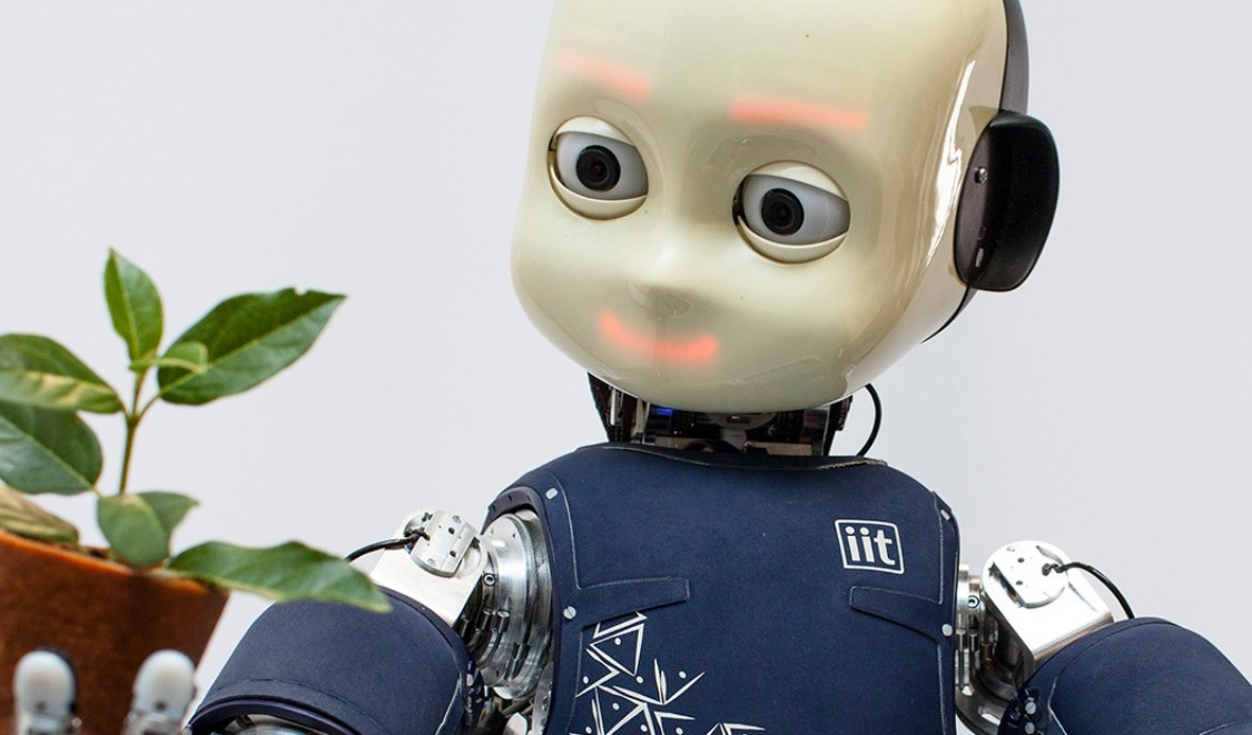 Abbracciarsi a 300 km di distanza grazie al robot umanoide firmato IIT