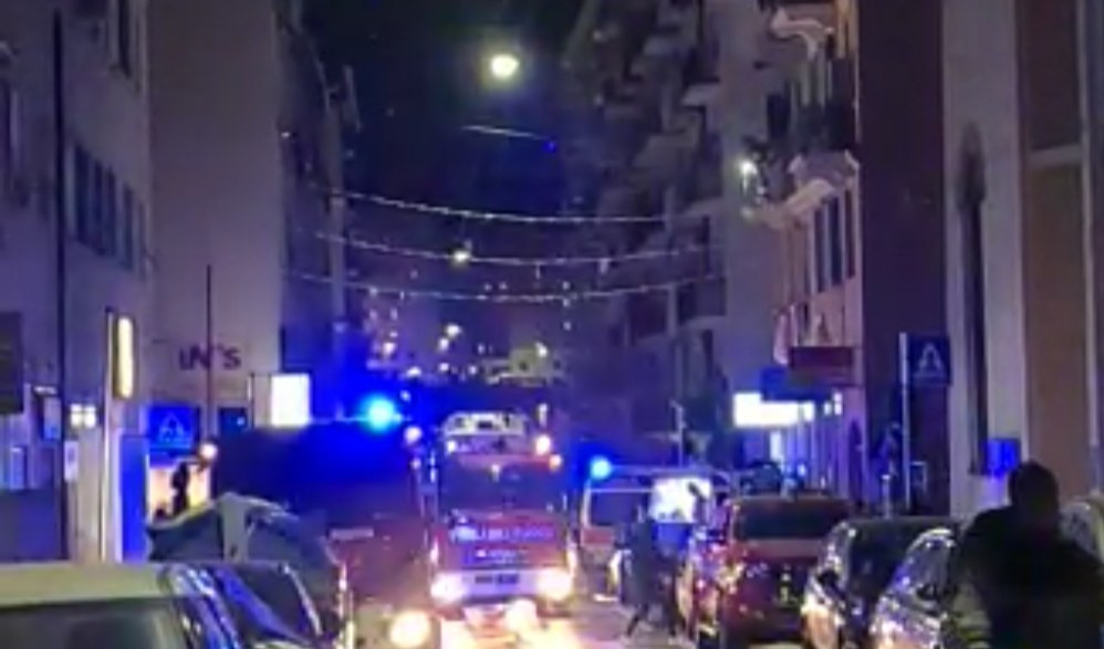 Genova, incendio in appartamento in via Donghi: disabile in ospedale